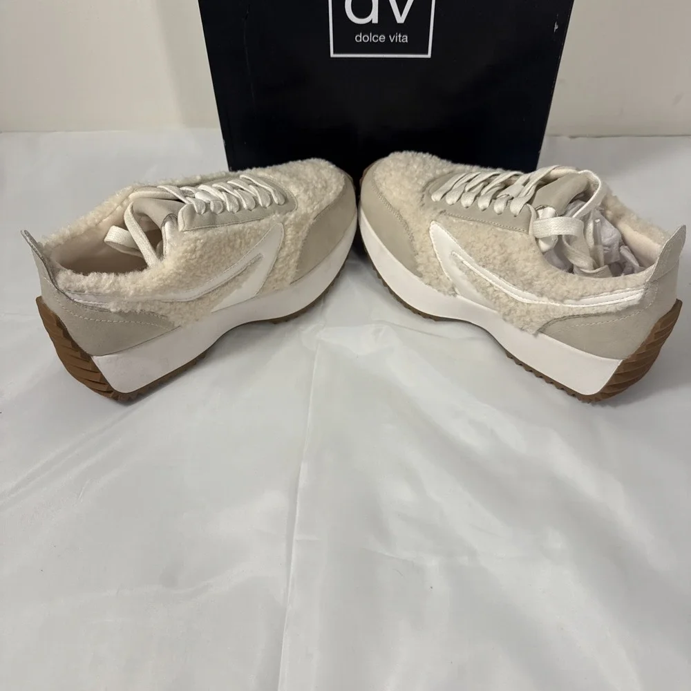 DV DOLCE‎ VITA BYNX LOW TOP  FAUX FUR SNEAKERS SIZE 7 IN OFF WHITE